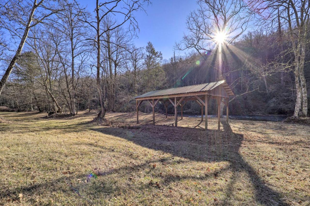 Spruce Pine Riverfront Rental Deck And 2 Fire Pits! Exterior photo